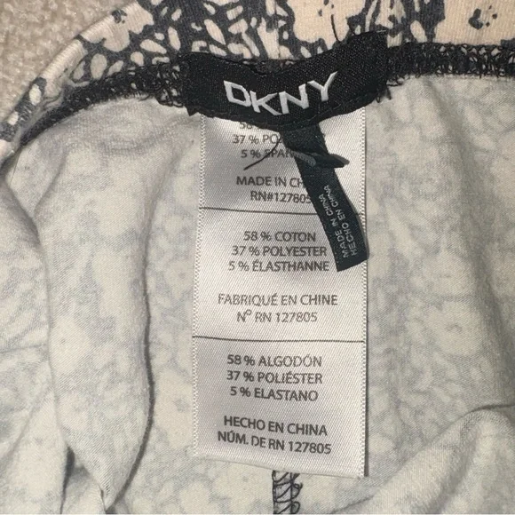 DKNY Girl’s 2T - Black & Cream Floral Flare Leggings - Picture 3 of 4